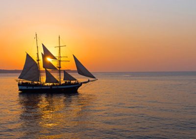 Caldera and Oia Sunset Cruise